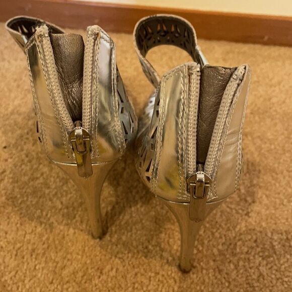 Sam Edelman silver cutout heels. - Picture 11 of 11